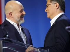 Η κούρσα Hilton και Becerra θα ενταθεί τις τελευταίες εβδομάδες της κούρσας κυβερνήτη στην Καλιφόρνια