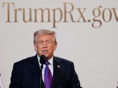 Ο Τραμπ διαφημίζει τη μεγάλη επέκταση του TrumpRx, προσθέτοντας περισσότερα από 600 γενόσημα φάρμακα
