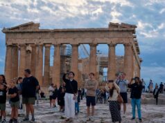 Η Ελλάδα λέει ότι νέοι βιομετρικοί έλεγχοι είναι ενεργοί για ταξιδιώτες εκτός ΕΕ, αλλά ορισμένοι μπορεί να περάσουν χωρίς σαρωτή