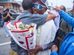 Ο κάτοχος του ρεκόρ του Έβερεστ, Kami Rita Sherpa, ζητά περιορισμό στην αναρρίχηση καθώς διογκώνεται το πλήθος