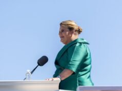 Ο κυβερνήτης του Πουέρτο Ρίκο υπόσχεται να λύσει τις ελλείψεις ρεύματος και νερού