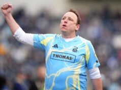 Αναφορά: Ο Joey Chestnut συμμετέχει σε διαγωνισμό χοτ-ντογκ παρά την παραδοχή της ενοχής