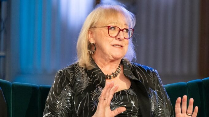 Η Donna Kelce ανακοινώνει την καριέρα κατά τη διάρκεια της