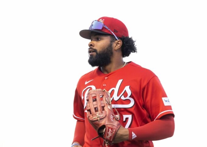 Η Marlins αποκτά την OF Rece Hinds στο εμπόριο με
