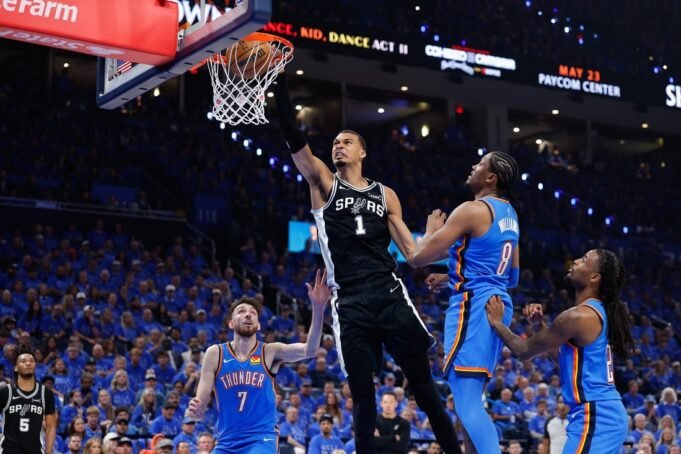 Η προσπάθεια του Victor Wembanyama με 41-24 βάζει τους Spurs