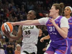 Η πρωτάρης Jovana Nogic βάζει 27 καθώς ο Mercury Sky βυθίζεται