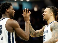 Ο Jars Jackson Jr «συντετριμμένος» καθώς αποτίει φόρο τιμής στον Brandon Clarke μετά τον τραγικό θάνατο