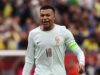 Ο Mbappé ηγείται της ομάδας της Γαλλίας για το Παγκόσμιο Κύπελλο. Ο Καβαίνγκα, ο Σεβαλιέ είχε μείνει