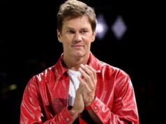Ο Tom Brady έχει μια μεγάλη απόφαση να πάρει με τους νέους Raiders που υπογράφουν να οδηγούν σε χρεοκοπία
