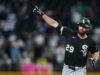 Ο Τρίσταν Πίτερς, ο αιωρούμενος άουτ των White Sox, βρίσκει το αυλάκι του στο πιάτο
