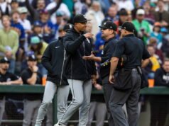 Ο προπονητής των White Sox Will Venable αποβλήθηκε από τον αγώνα του Σιάτλ μετά από δύο σκληρές κλήσεις διαιτητών