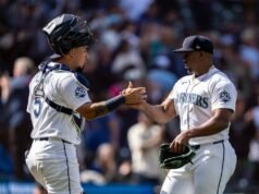 Οι Mariners κρατούν την αμφισβητούμενη νίκη επί της White Sox για να διεκδικήσουν σειρές