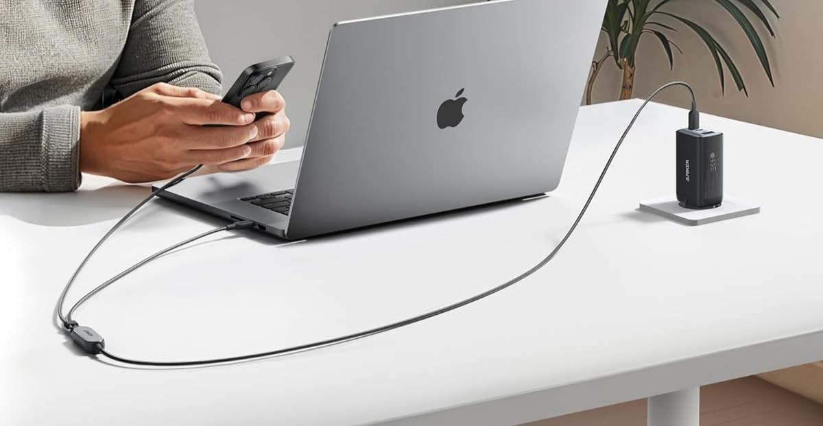 Το καλώδιο USB-C 2 σε 1 της Anker είναι ένας